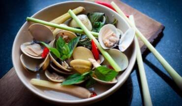 Vietnamese clams and the challenge of securing a place in the big market.