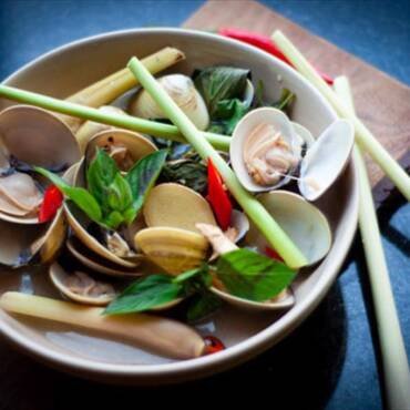 Vietnamese clams and the challenge of securing a place in the big market.